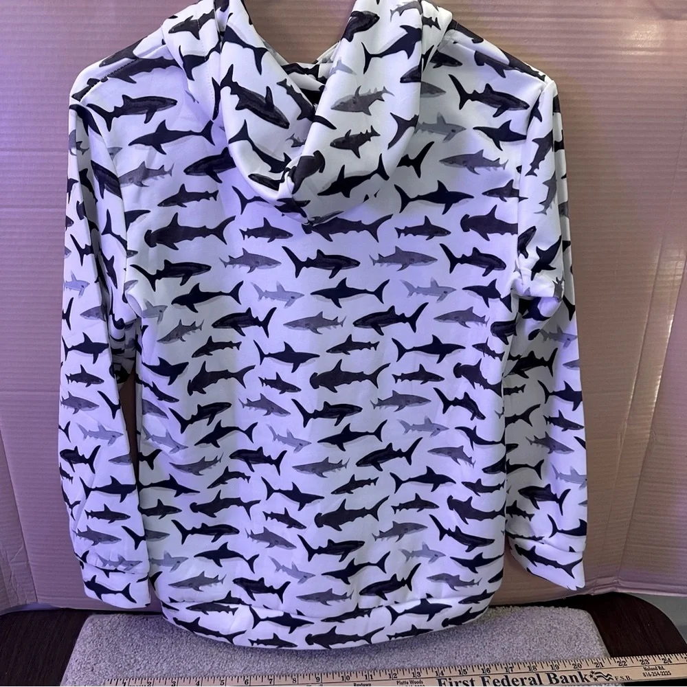 NEW Shark Pattern Lightweight Hoodie Great for Boys and Girls‎ Size XLarge